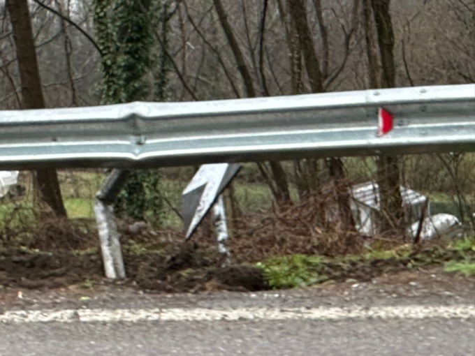 Incidente a Olgiate: auto finisce contro il nuovo guardrail