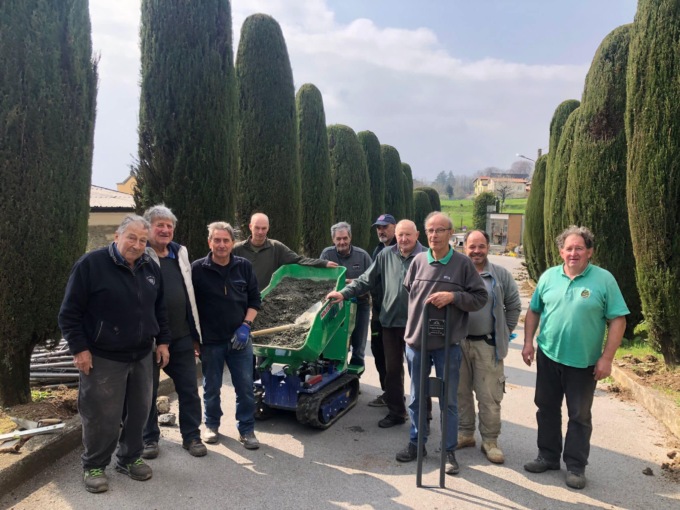 Alpini dal cuore d’oro riqualificano il cimitero