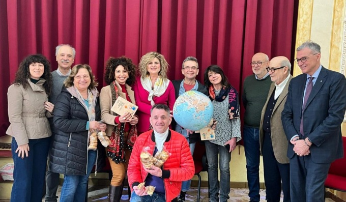 “Il giro del mondo in 80 bambini” piace, aggrega e coinvolge anche in carcere