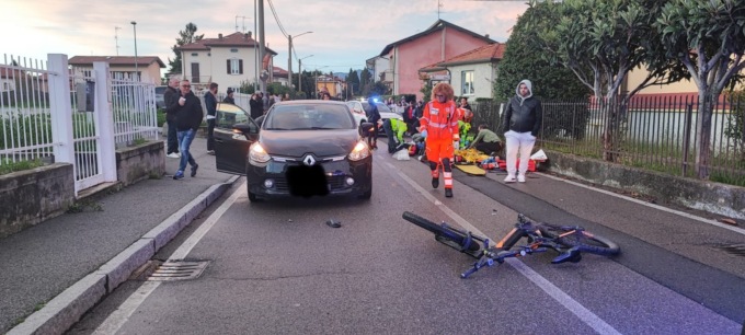 Ragazzino travolto in bicicletta, ricoverato in prognosi riservata