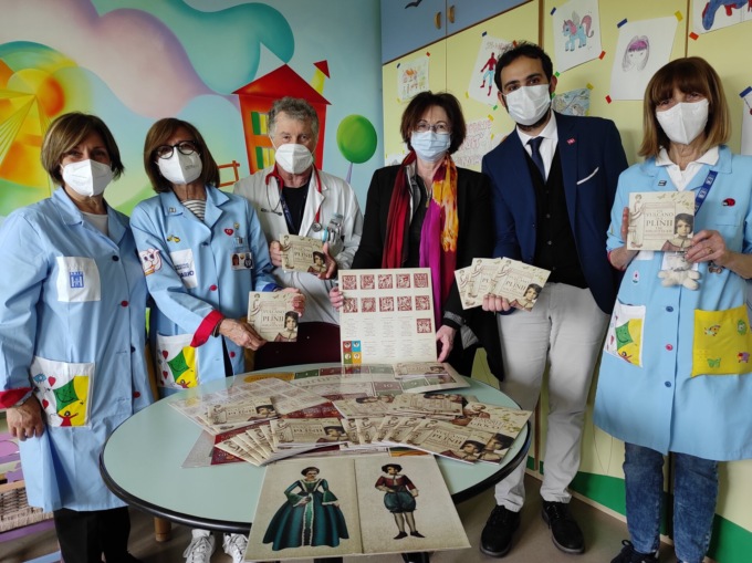 La biblioteca dona alla Pediatria il kit didattico su Plinio Il Vecchio