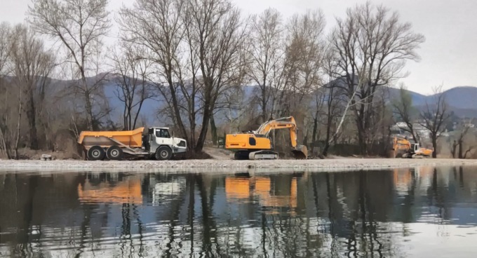 Lavori alla foce del Lambrone: allarme rischi ambientali dal Circolo ambiente
