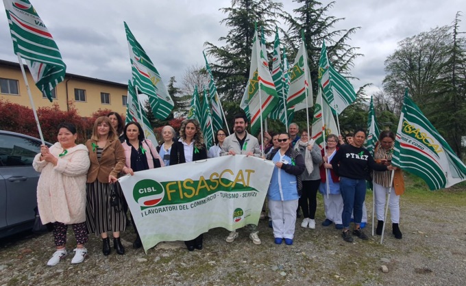 I lavoratori della Sana in presidio davanti alla Rsa Vivaldi: “Vogliamo più rispetto!”