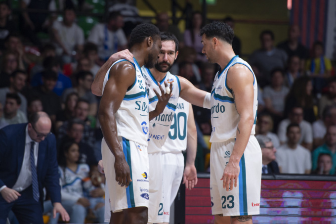 Cantù verso la sfida di Forlì. Cagnardi: “Partita imprevedibile. Noi pronti per qualsiasi scenario”