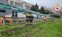 Treno e passeggeri bloccati tra Como Camerlata e Como lago