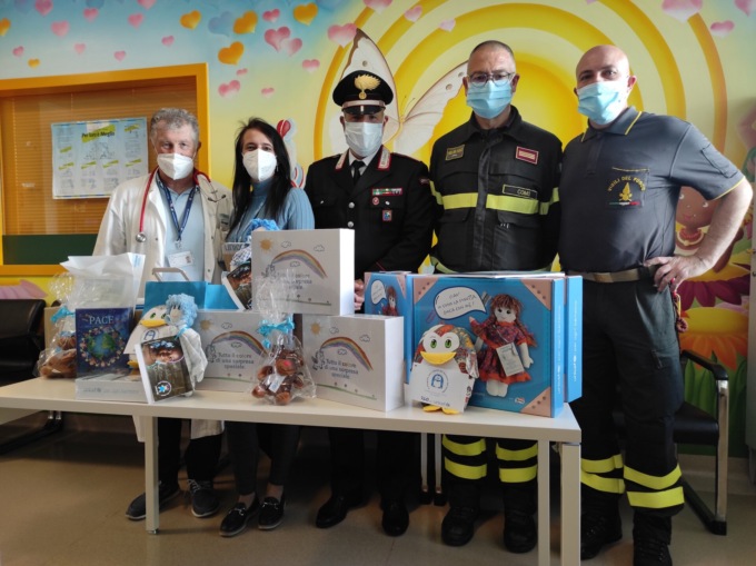I “Regali Sospesi” di Unicef alle pediatrie di Asst Lariana