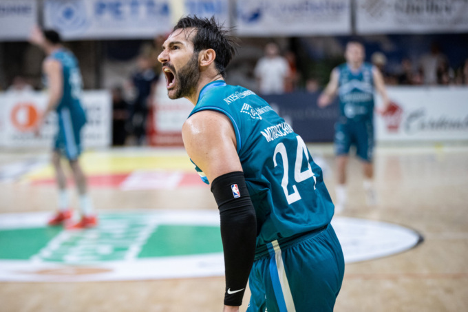 L’Acqua S.Bernardo vola in semifinale e batte Cividale