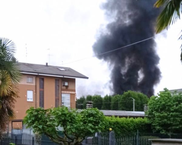 Incendio a Mariano in una ditta di smaltimento rifiuti