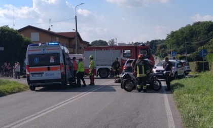 Scontro tra una moto e un'auto, ferito un ragazzo di 16 anni