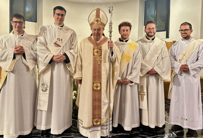 Un prete novello assegnato alla parrocchia dei Santi Ippolito e Cassiano
