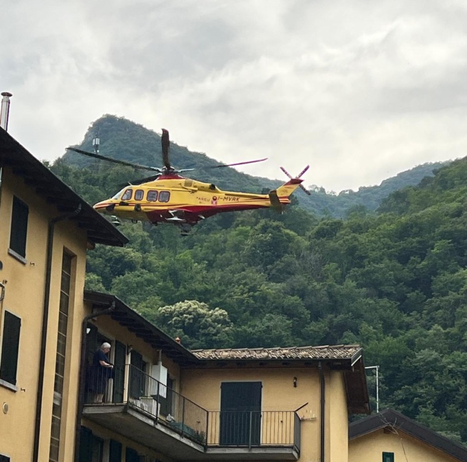 Si tuffa nel Lambro ma non riesce a risalire: ragazzo deceduto