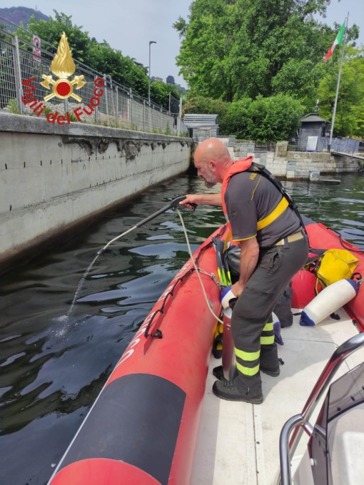 Sversamento nel lago, intervengo i Vigili del fuoco