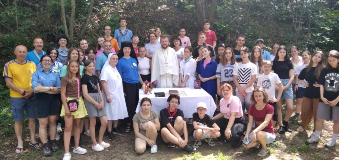 Una vacanza di speranza per 30 adolescenti ucraini: da Kharkiv a Como accolti da “Frontiere di Pace”