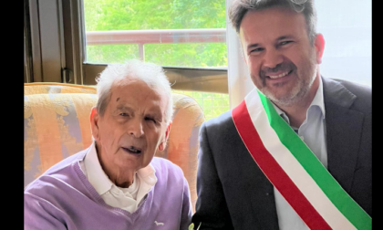 Cento anni per "nonno" Luigi Beccalli: gli auguri del sindaco