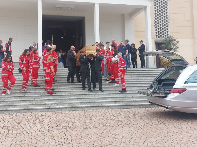 Fino dà l’ultimo saluto a Luca Guastella, la fidanzata: “Sei stato aria per la mia vita”