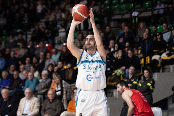 Bucarelli lascia la Pallacanestro Cantù: al suo posto dovrebbe arrivare Piccoli