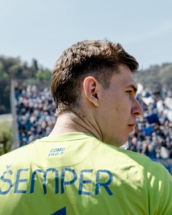 Como 1907 Adrian Semper va al Pisa