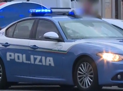 Trovato con pistola scacciacani e hashish: denunciato un 24enne