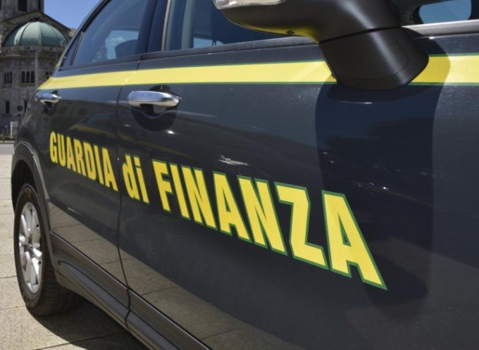 Nasconde la droga in una lattina di bibita, arrestato spacciatore