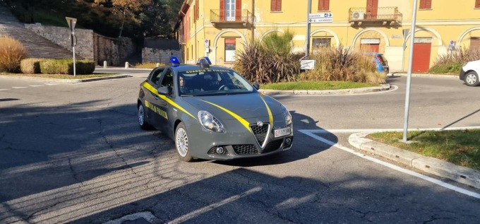 Sequestrati 120 chili di pesce congelato in cattivo stato di conservazione