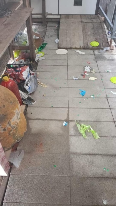 Vandali scatenati alla sede della Pro loco