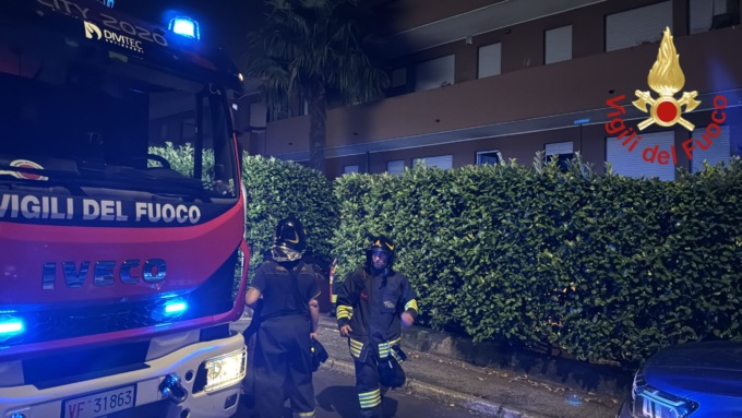 Incendio in un appartamento abitato abusivamente
