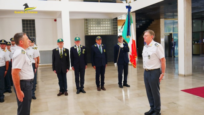 Guardia di Finanza: comandante in visita al reparto operativo