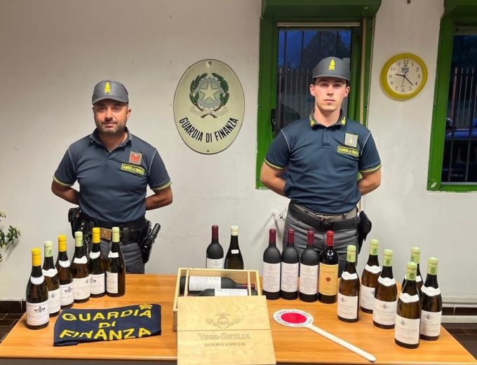 Guardia di Finanza: nel week-end identificate 325 persone