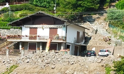 Casa devastata dalla frana, i due anziani restano sfollati