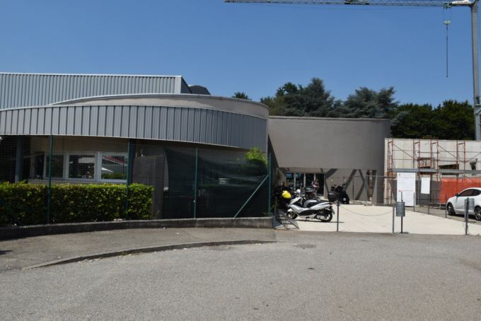 Tragedia in piscina a Cermenate: morto il bambino