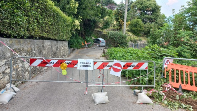 Ponte chiuso per rischio cedimento
