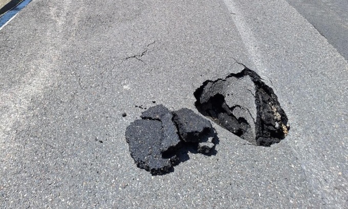 Voragine sistemata: via Carabinieri Lombardi riaperta al traffico