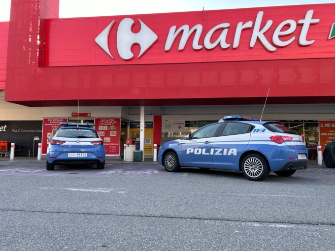 Ruba prodotti per 270 euro: arrestata una 38enne