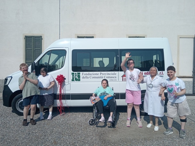 Grazie alla raccolta fondi Villa San Benedetto ha un nuovo pulmino