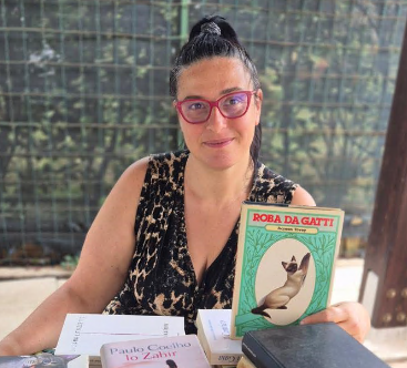 Troppi libri e poco spazio in casa: li regala