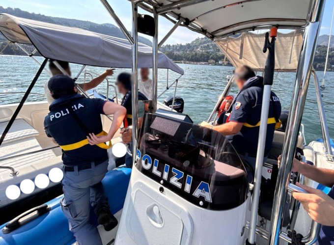 Turisti in barca invadono la pista degli idrovolanti: multati conducente e proprietario