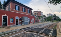 Via ai lavori di rifacimento della stazione a Inverigo