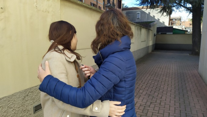 Tentata truffa dell’abbraccio a Bregnano: l’anziana non ci casca