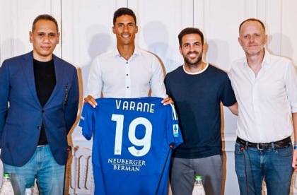 Il Como ha presentato Varane