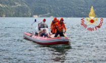 La barca si ribalta: coppia di turisti salvata dai Vigili del fuoco