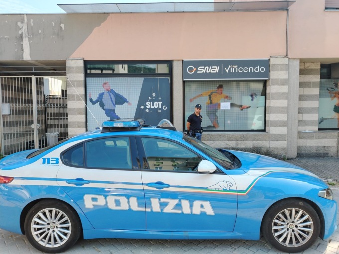 In giro con taglierino e documenti falsi, denunciato 18enne