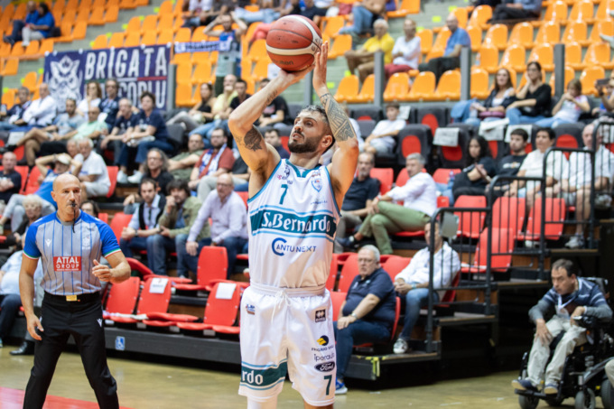 Acqua S.Bernardo, via al campionato sul campo di Orzinuovi