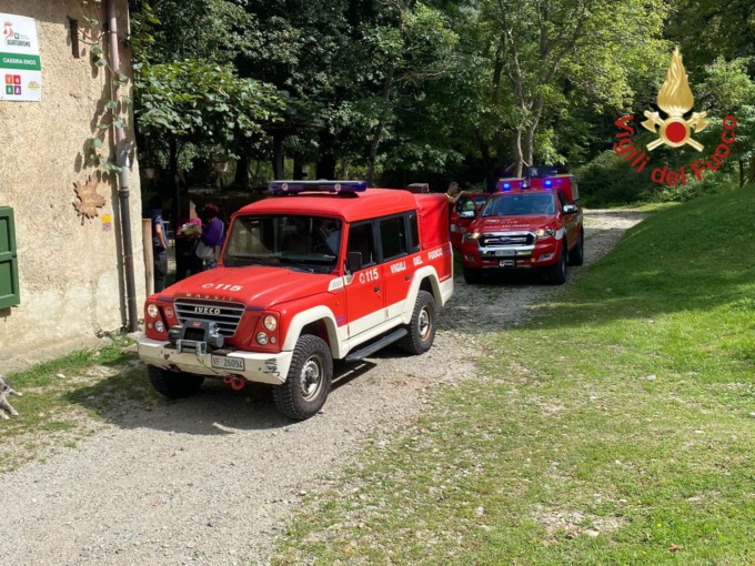 Inciampa su una radice e cade: 80enne soccorso