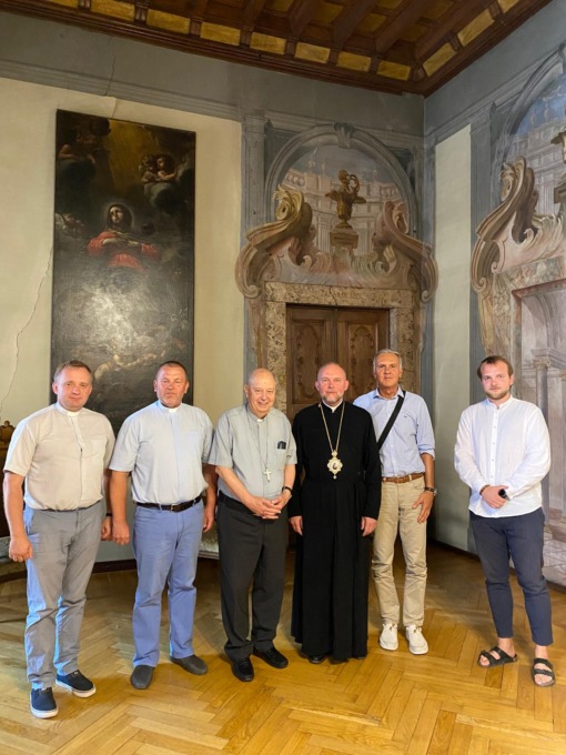 Il cardinale Cantoni accoglie il vescovo di Kharkiv