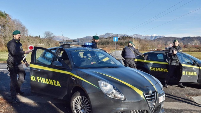 Guardia di Finanza: controllate 204 auto e più di 300 identificati