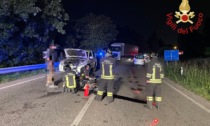 Grave un motociclista dopo lo scontro con un'automobile