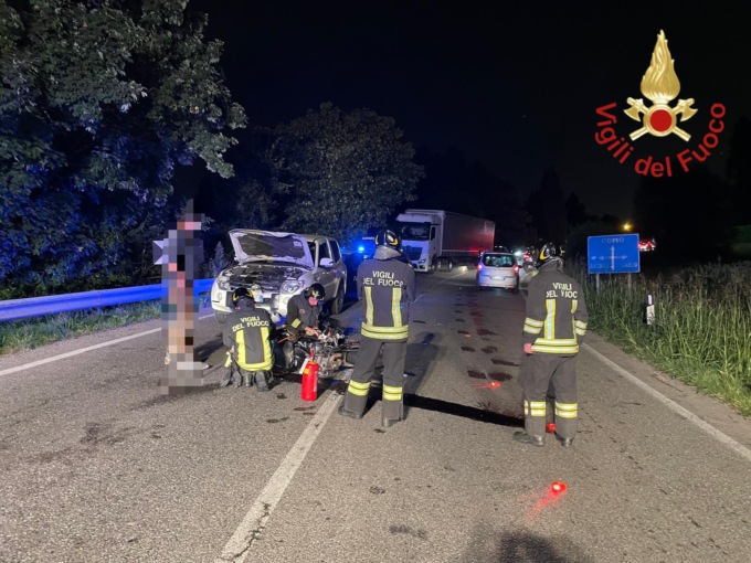 Grave un motociclista dopo lo scontro con un’automobile