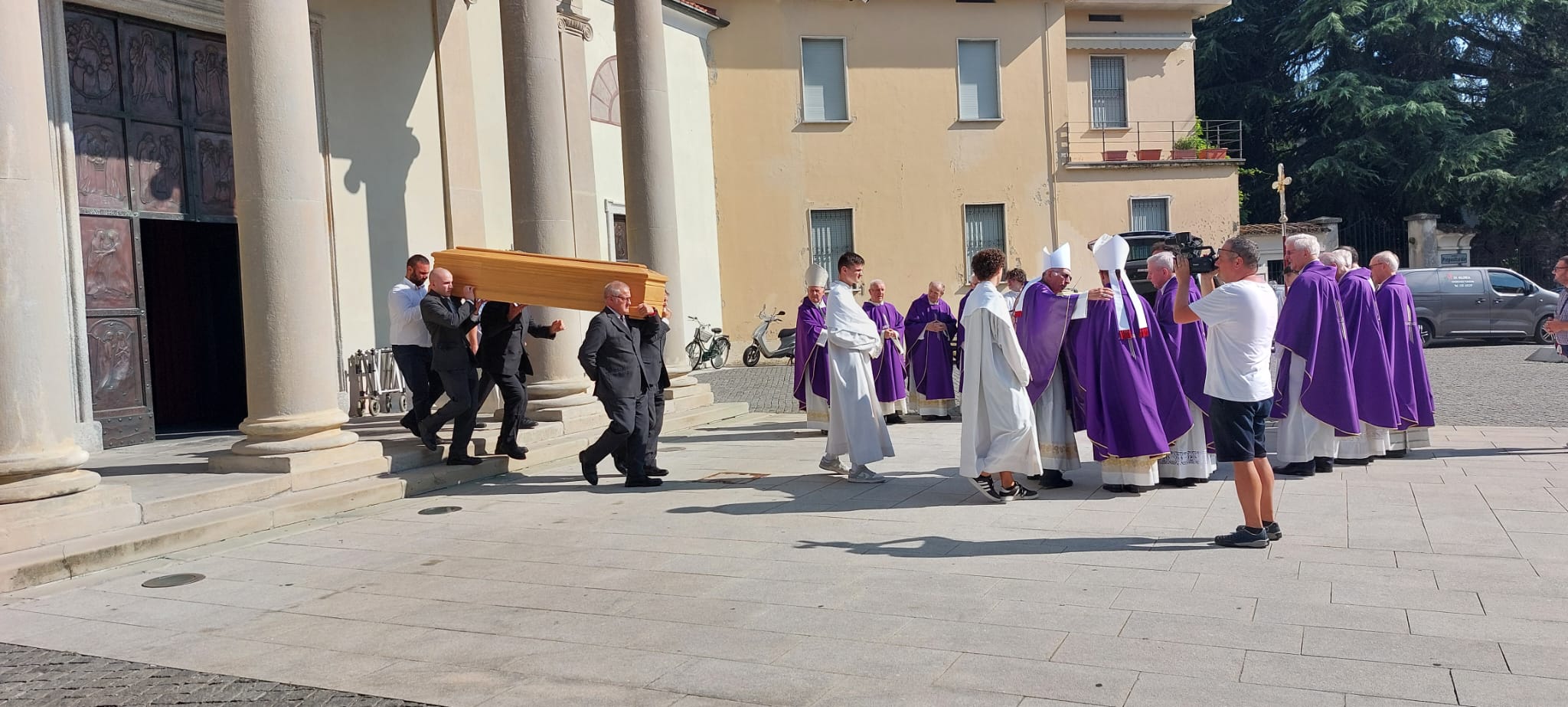 funerale erba monsignor silvano motta (1)