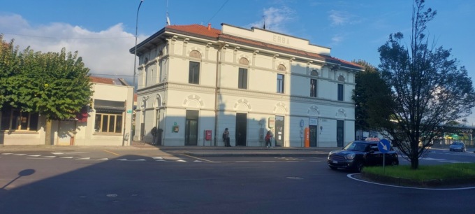 Rapina con il coltello per trenta euro: in carcere donna di 39 anni