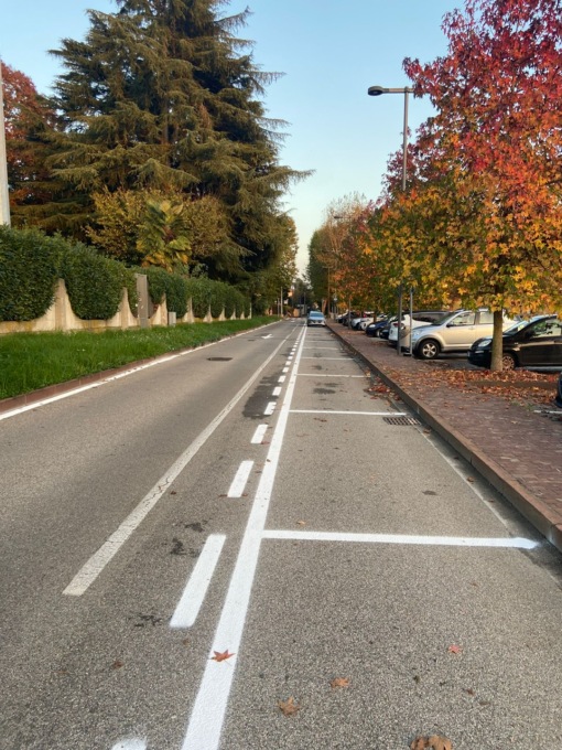 Nuovi parcheggi per risolvere i problemi nei pressi della scuola dell’infanzia